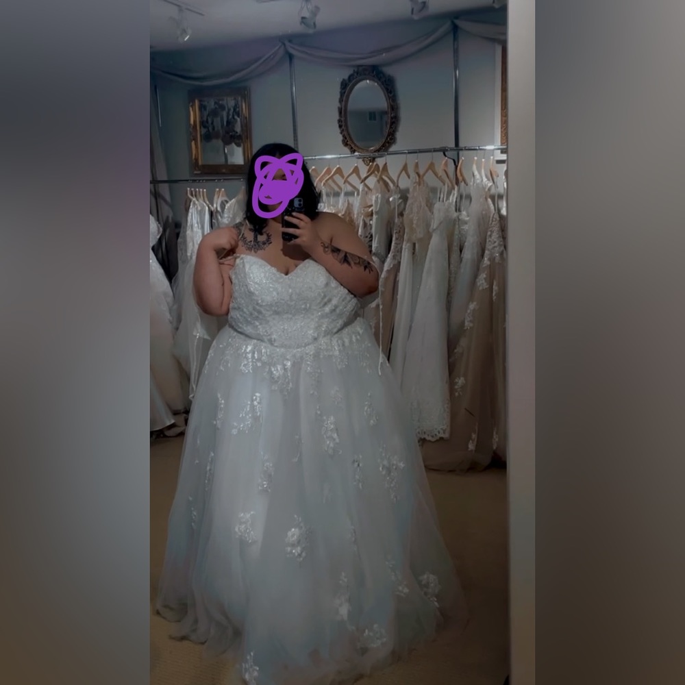 PLUS SIZE WEDDING DRESS - Picture 5 of 7